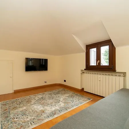 Cozy Attic With Terrace And Ac And Wifi *