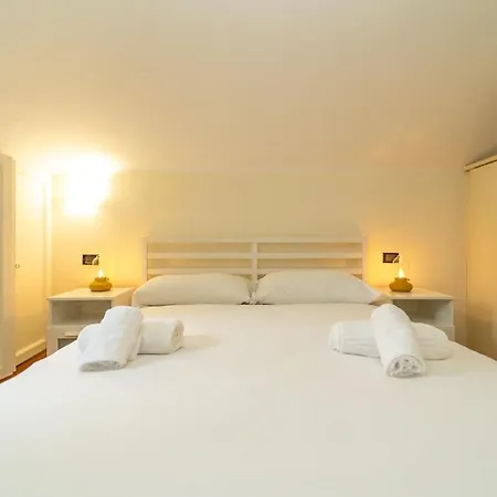 Cozy Attic With Terrace And Ac And Wifi *