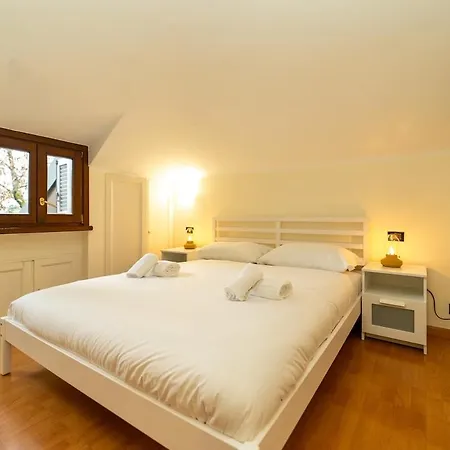 Cozy Attic With Terrace And Ac And Wifi